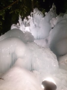 氷の散歩道ライトアップ
